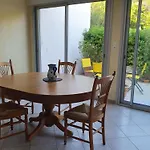 A 200m De La Maison Confortable Casa de Férias *